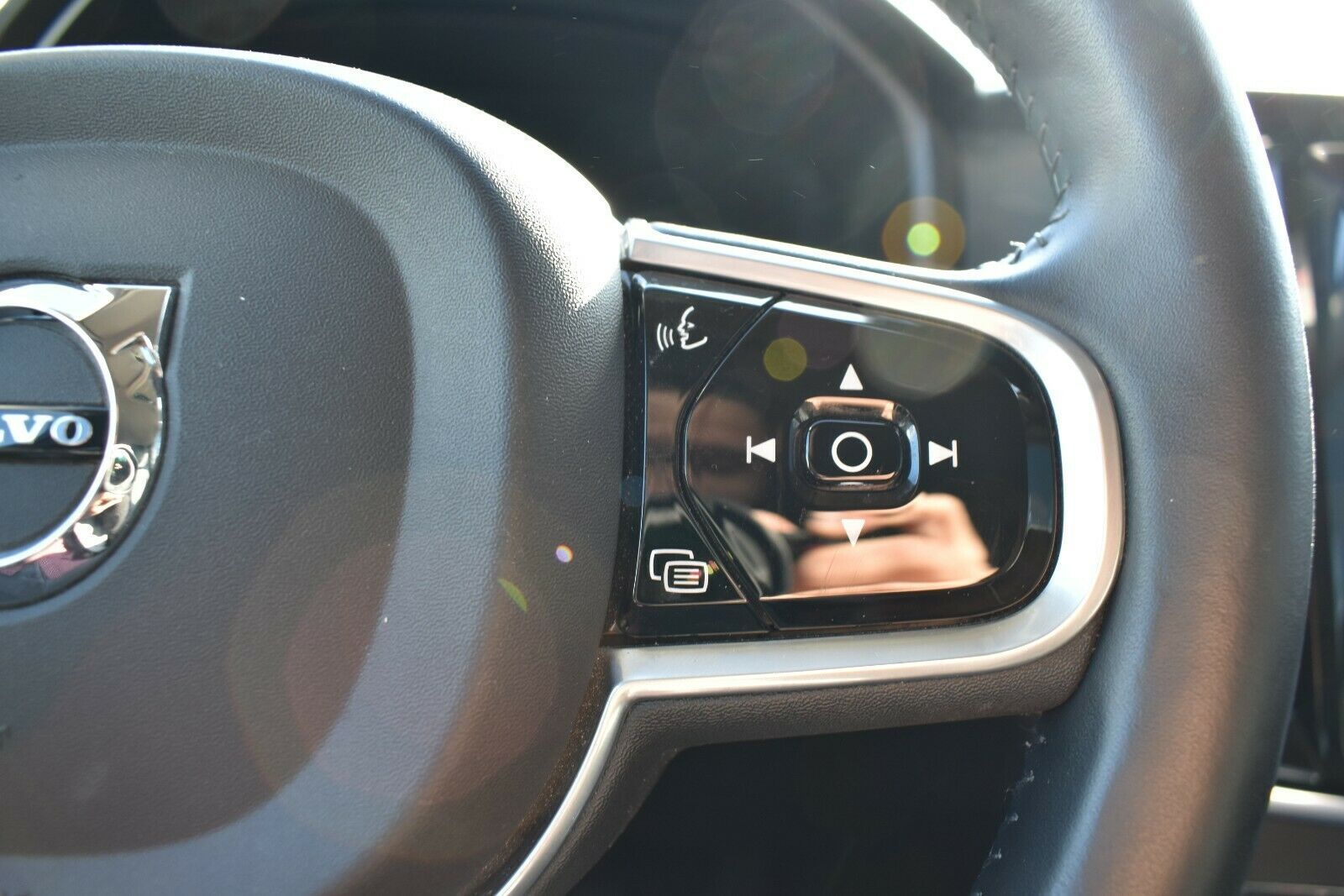Fahrzeugabbildung Volvo **Mietkauf**V90 D5 Mom.*LED*PPilot*CD*CAM*BLIS