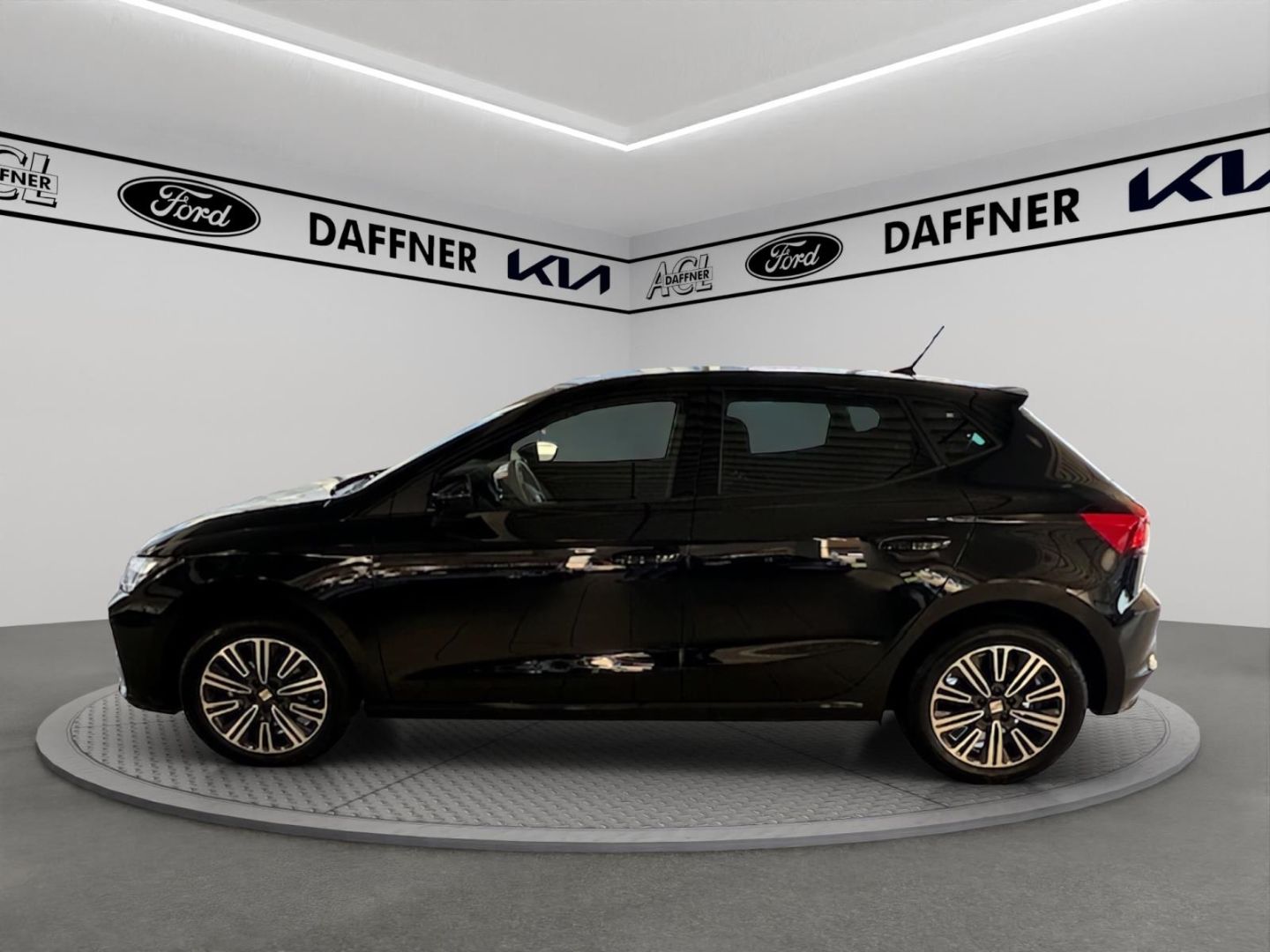 Fahrzeugabbildung SEAT Ibiza 1.0 MPI 59 kW Style LED Kamera PDC SHZ