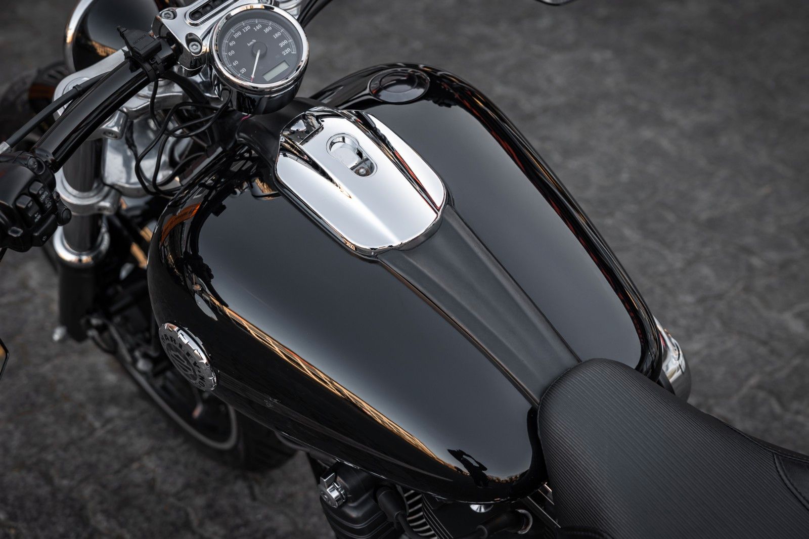 Fahrzeugabbildung Harley-Davidson Breakout 103 FXSB- Kesstech -