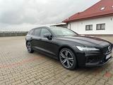 Volvo V60 T6 Recharge AWD Geartronic R Design Rech... - mit Hybrid-Antrieb: Taxi