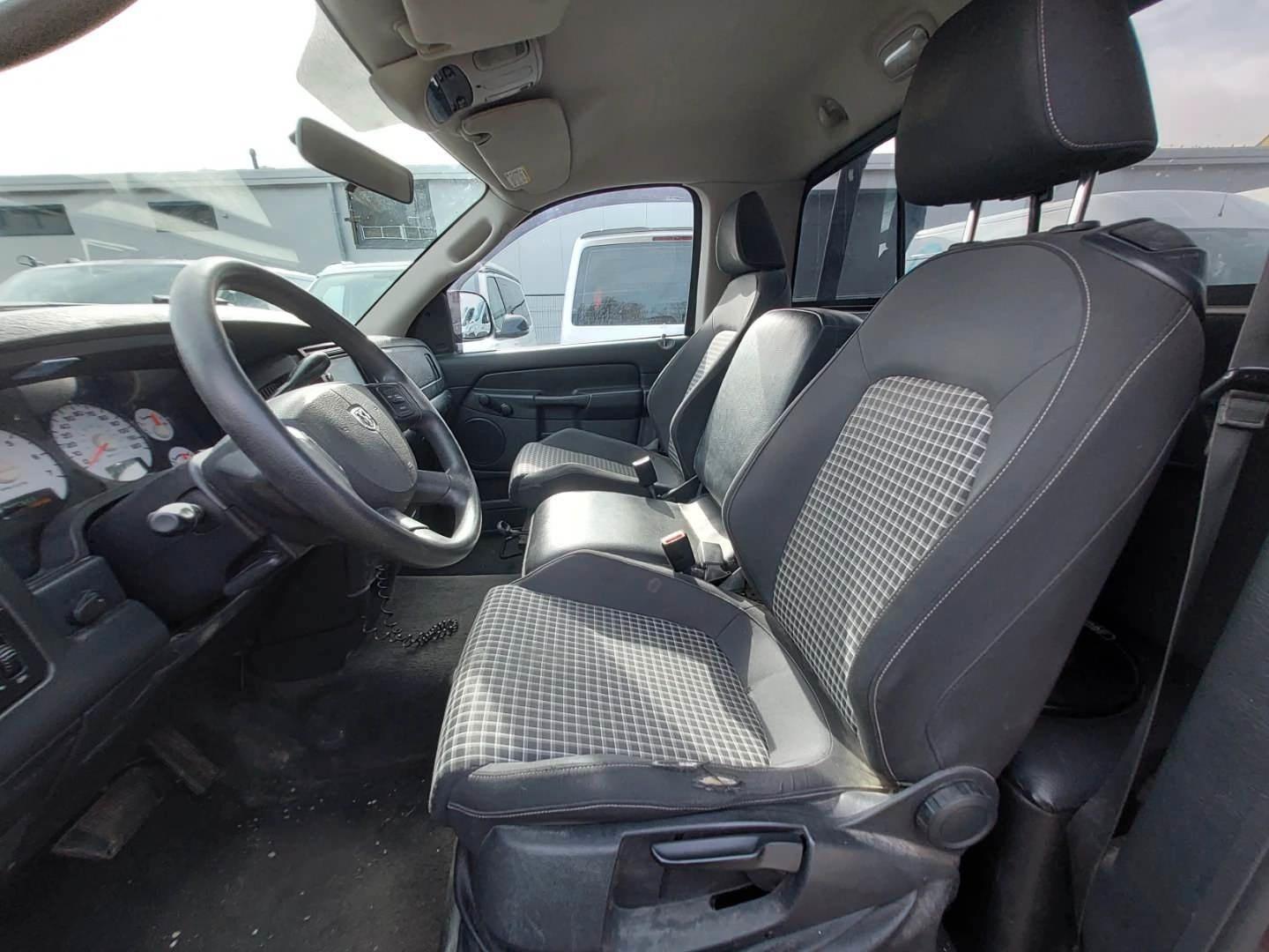 Dodge Ram 2004 — photo 17