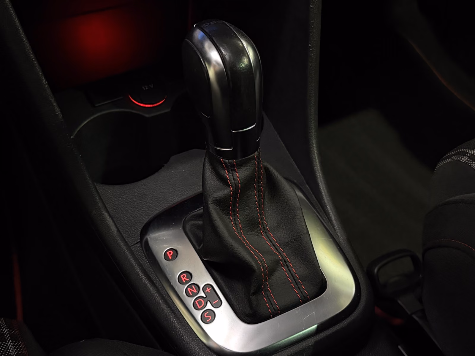 Volkswagen Polo V GTI*1 HAND*PDC*KLIMAAUTO.*TEMPOMAT*ALU*BT