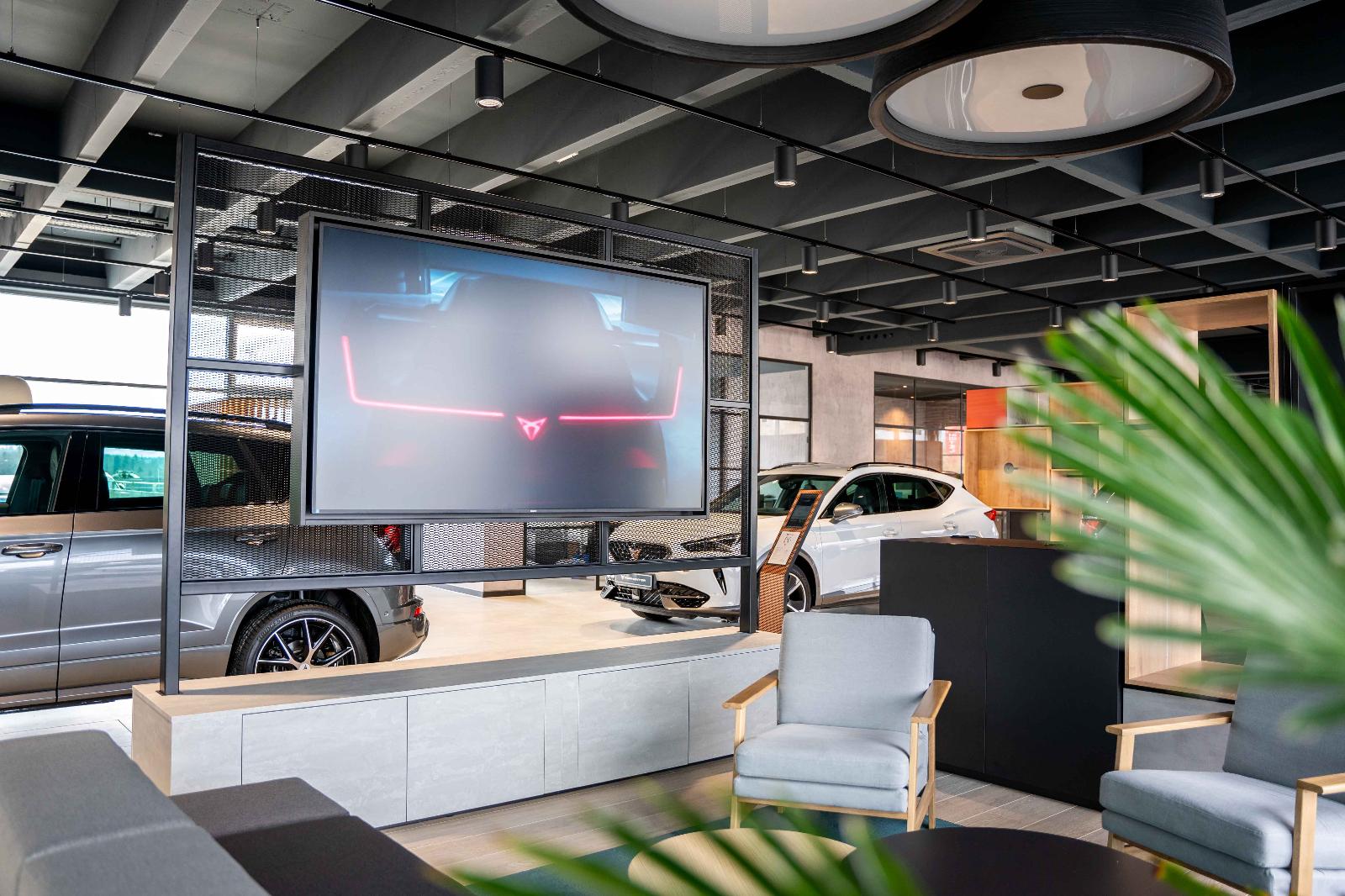 showroom-image-top