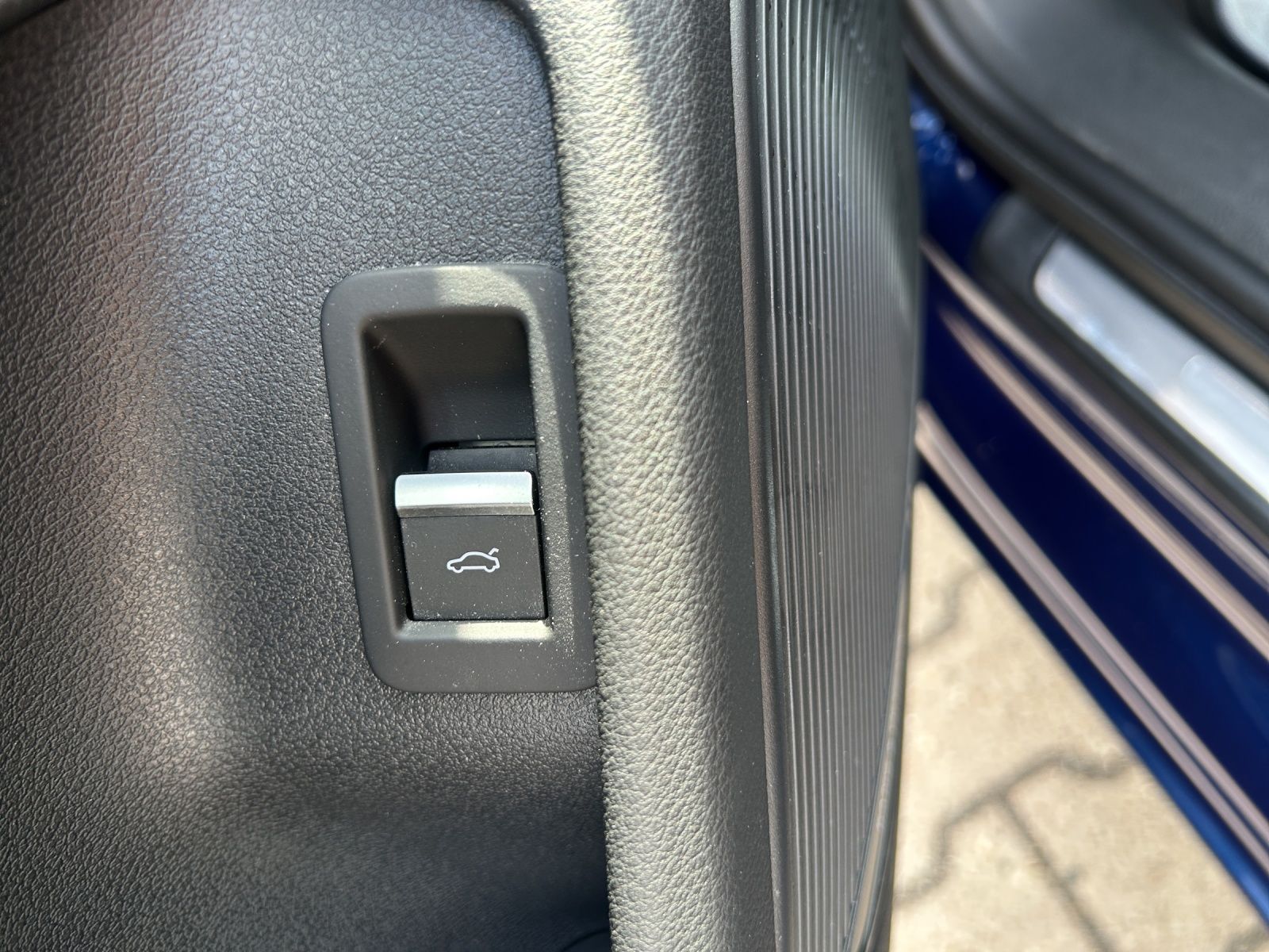 Fahrzeugabbildung Audi A4 Avant TFSI MATRIX B&O DAB