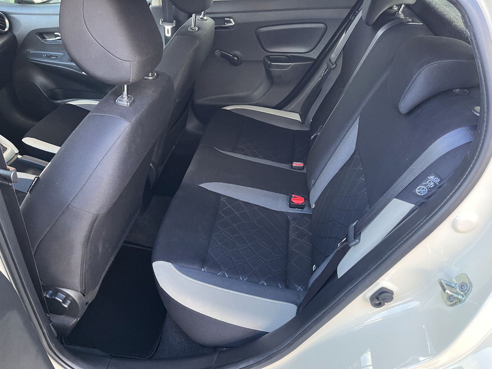 Fahrzeugabbildung Nissan Micra Acenta