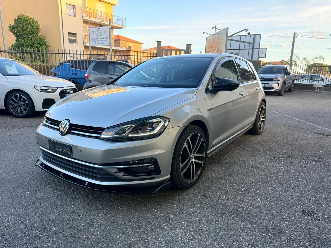 Volkswagen Golf 1.6 TDI 115 CV 5p. Business Blue imagem 3