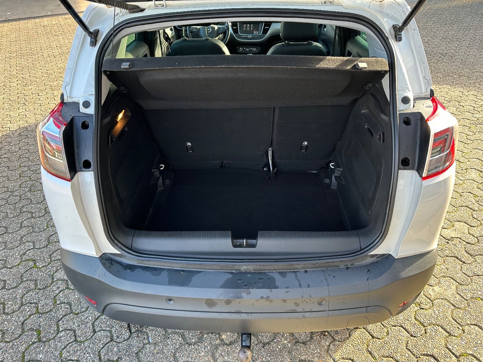 Fahrzeugabbildung Opel Crossland 1.6 D Edition AHK/Pano/LED/Keyless/GRA