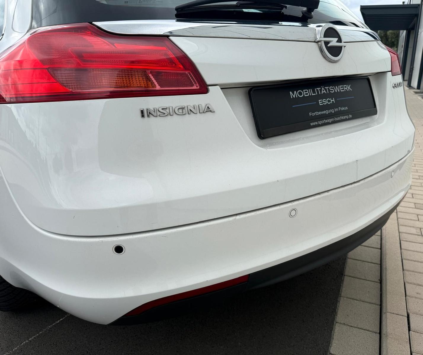 Opel Insignia 2012 — photo 28