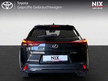 Lexus UX - 4