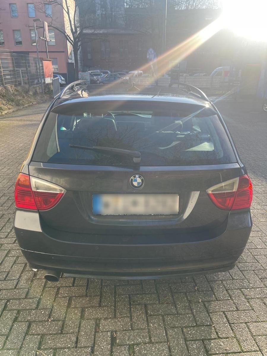 BMW 318 2007 — photo 12