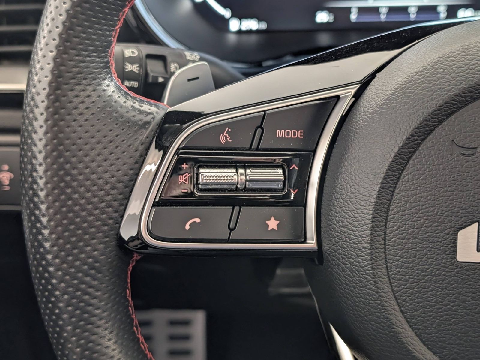 KIA pro_cee'd ProCeed 1.6 T-GDI GT DCT Glasdach Komfort – Bild 33