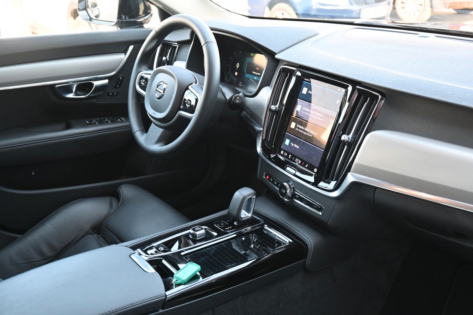 Fahrzeugabbildung Volvo V90 T6 PHEV AWD  Core Bright*AHK*Voll LED*Alarm*