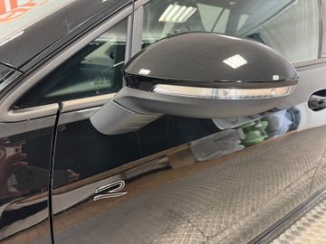 Volkswagen Golf VIII Variant 1.5 eTSI R-Line AHK*Pano*LED