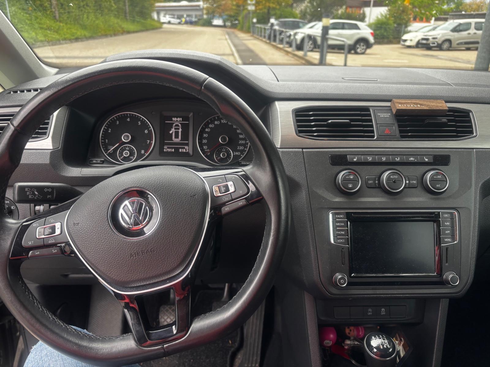 Volkswagen Caddy Maxi Rollstuhlrampe FutureSafe EasyPull