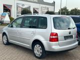Volkswagen Touran Trendline Aut. Klima Tüv - VW Touran Gebrauchtwagen in Duisburg
