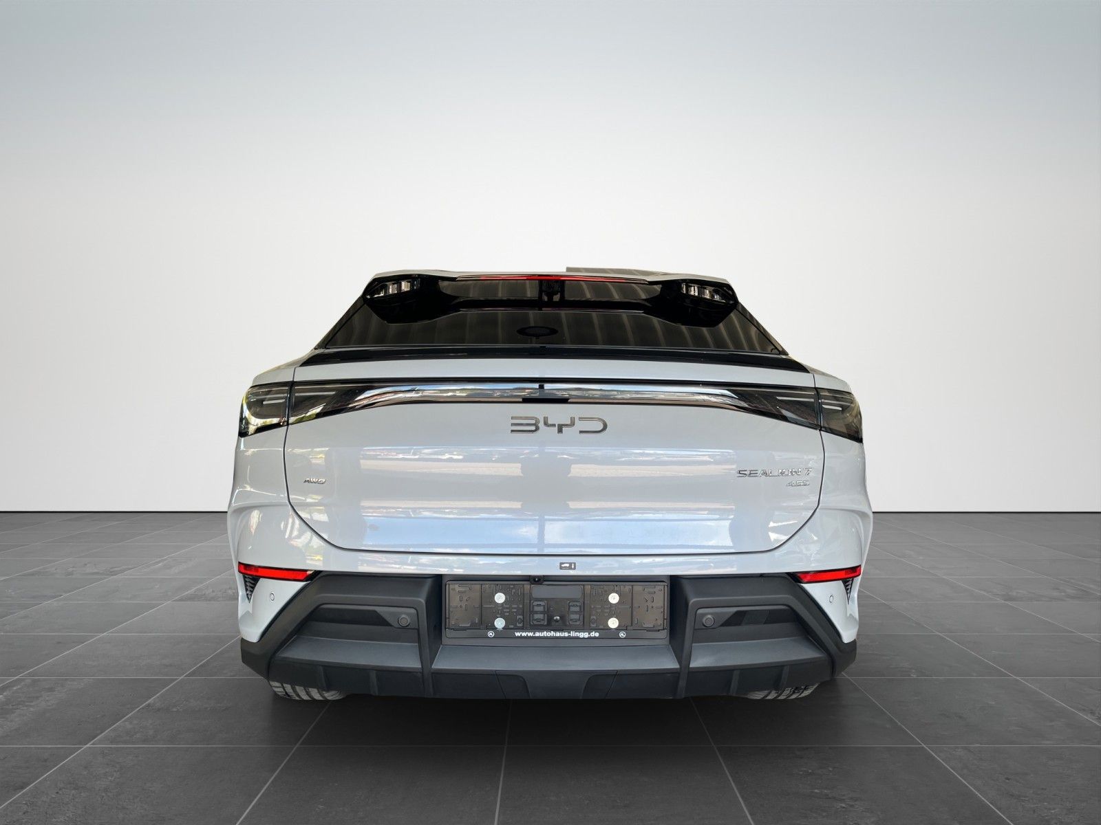 BYD SEALION 7