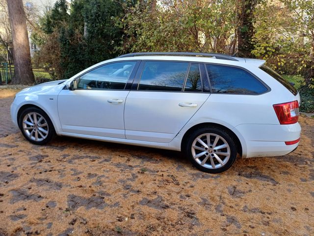 Skoda Octavia 2.0 TDI DSG Style Combi Style