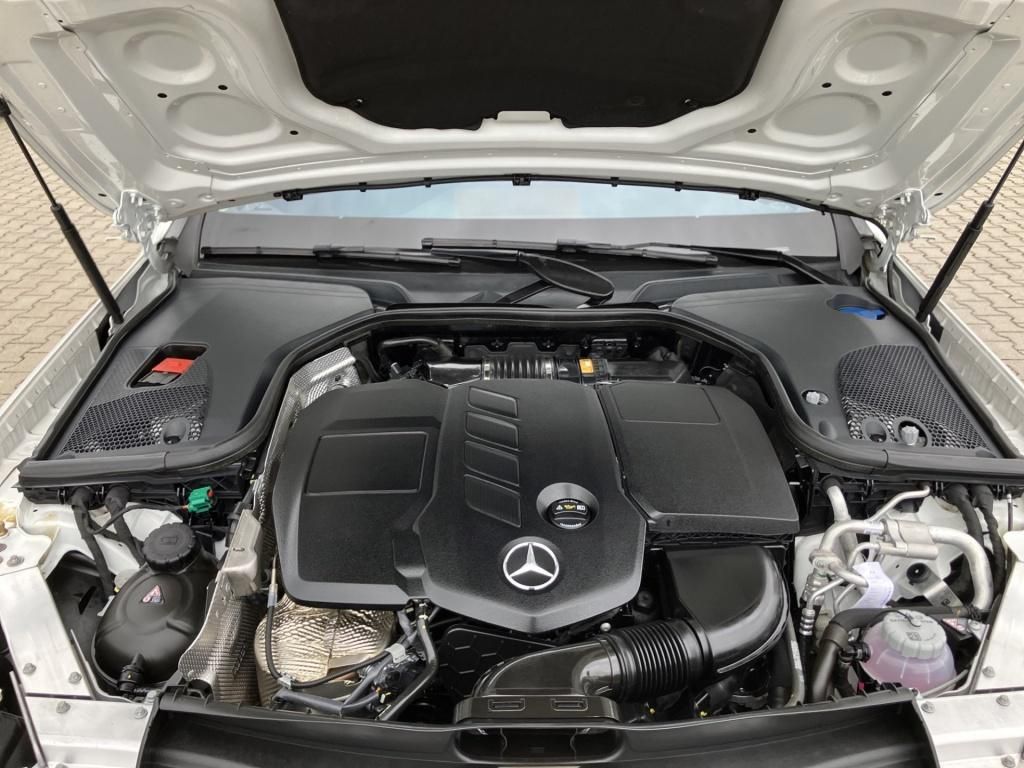 Fahrzeugabbildung Mercedes-Benz E 300 de T 4M DISTR*M-BEAM*PSD*MEMORY*K-GO*360°*