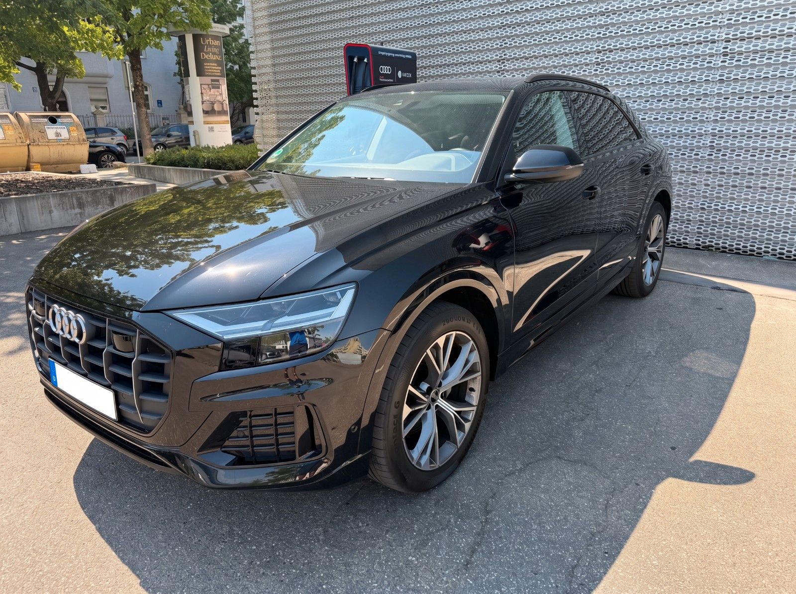 AUDI Q8 H-Gar. 7/28, 8-fach ber., TÜV neu, SH,WIE NEU