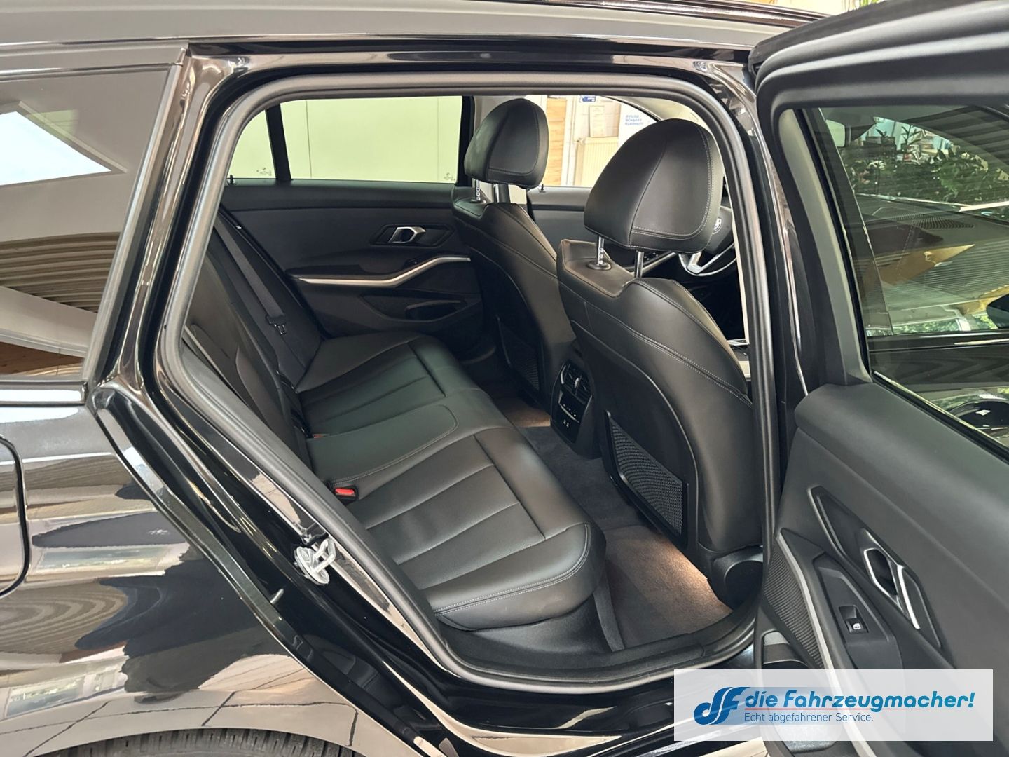 Fahrzeugabbildung BMW 320 d Touring  Navi Digitales Cockpit LED El. He