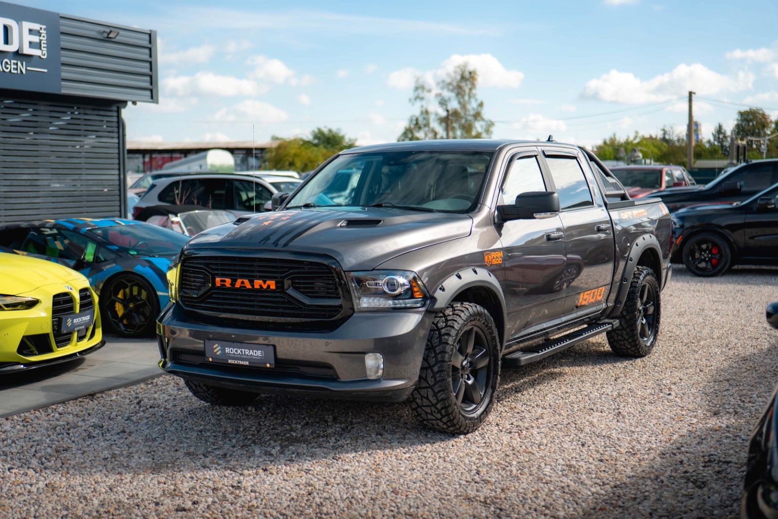 Fahrzeugabbildung Dodge RAM 5.7 V8 HEMI 4x4 OFFROAD Night-Paket *LED*