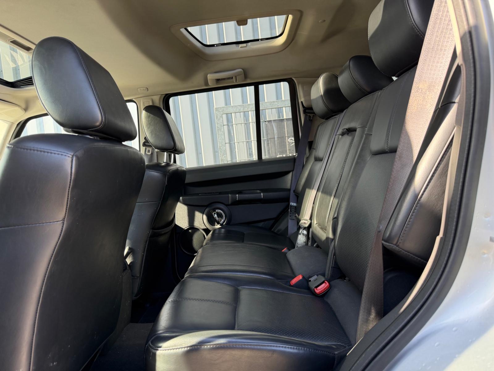 Jeep Commander 3.0 CRD V6 218 ch – 4x4 – 7 places – BVA – Toit panoramique – 186 000 km