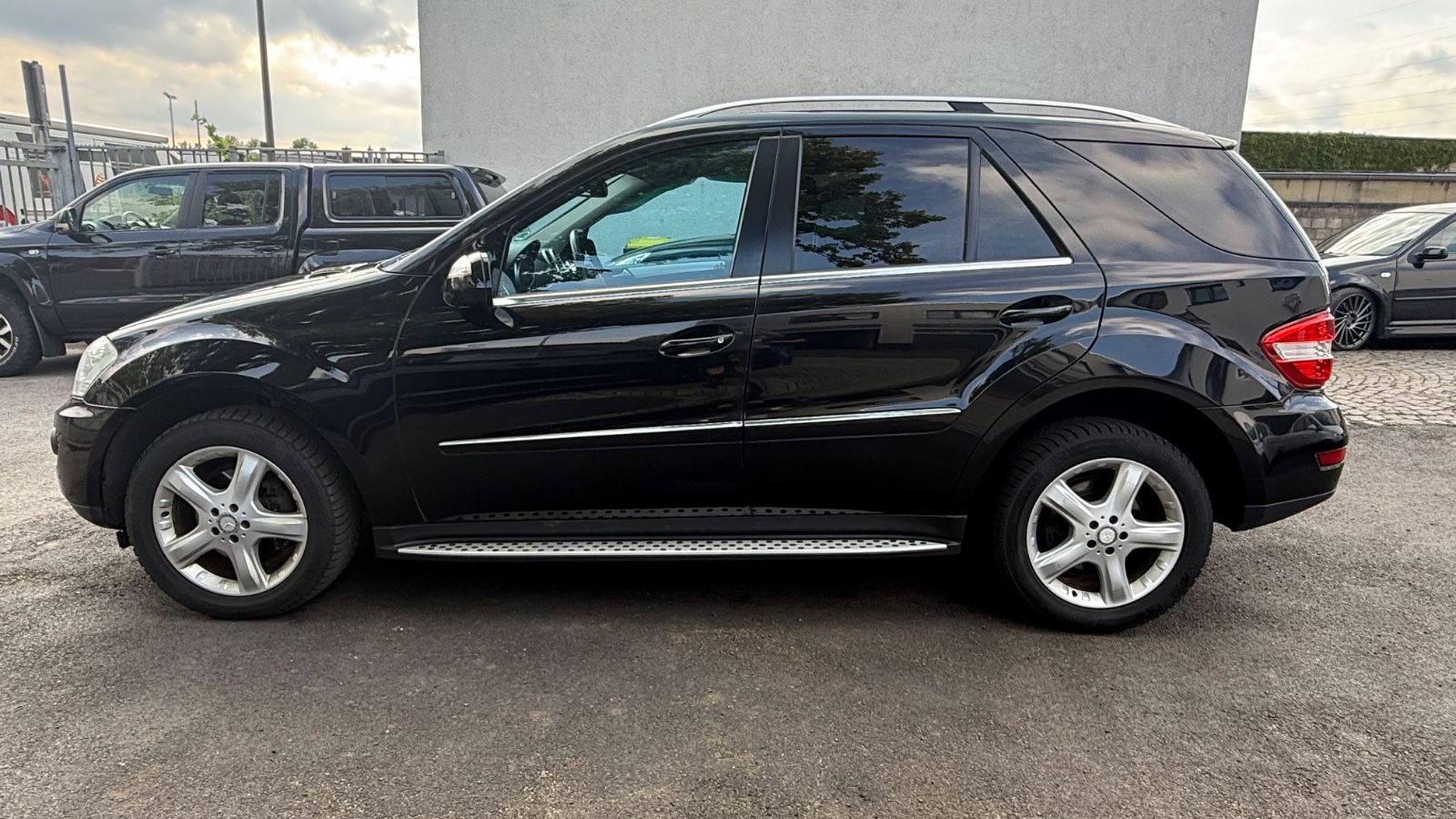 Fahrzeugabbildung Mercedes-Benz ML 350 Cdi 4-Matic Sport Paket