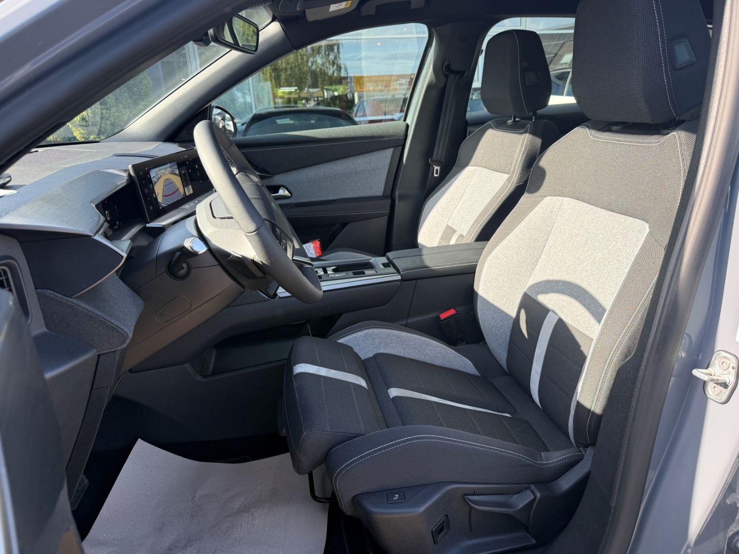 Fahrzeugabbildung Opel Grandland 1.2 Edition SHZ+LHZ+Kamera+Allwetter