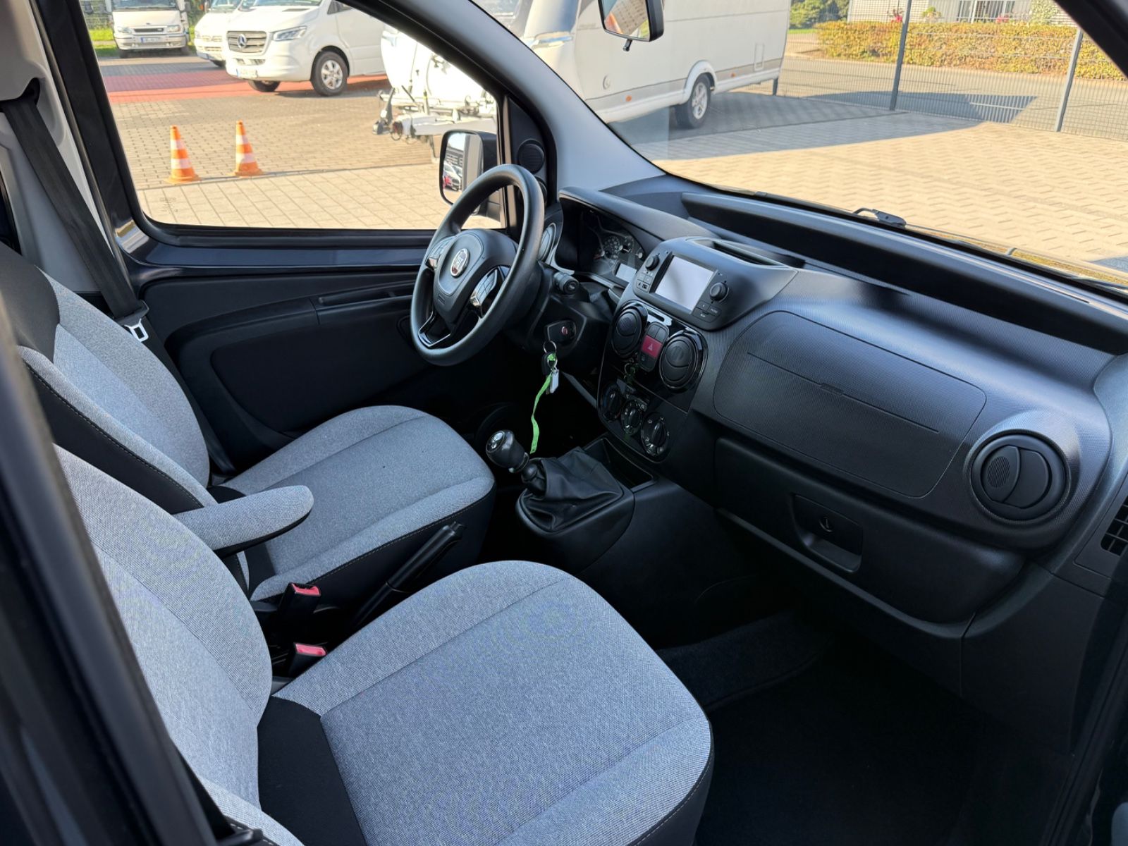 Fahrzeugabbildung Fiat Qubo Lounge KLIMAANLAGE SITZHEIZUNG PDC