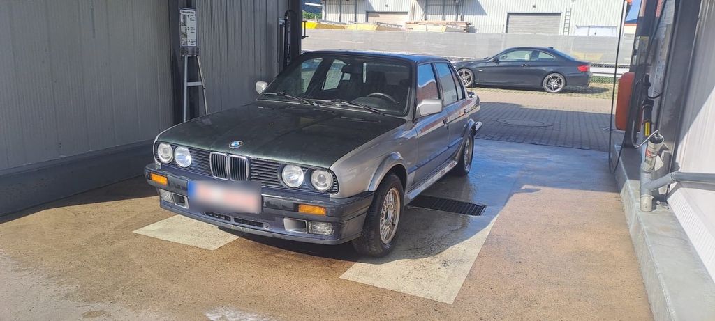 Image of BMW 325