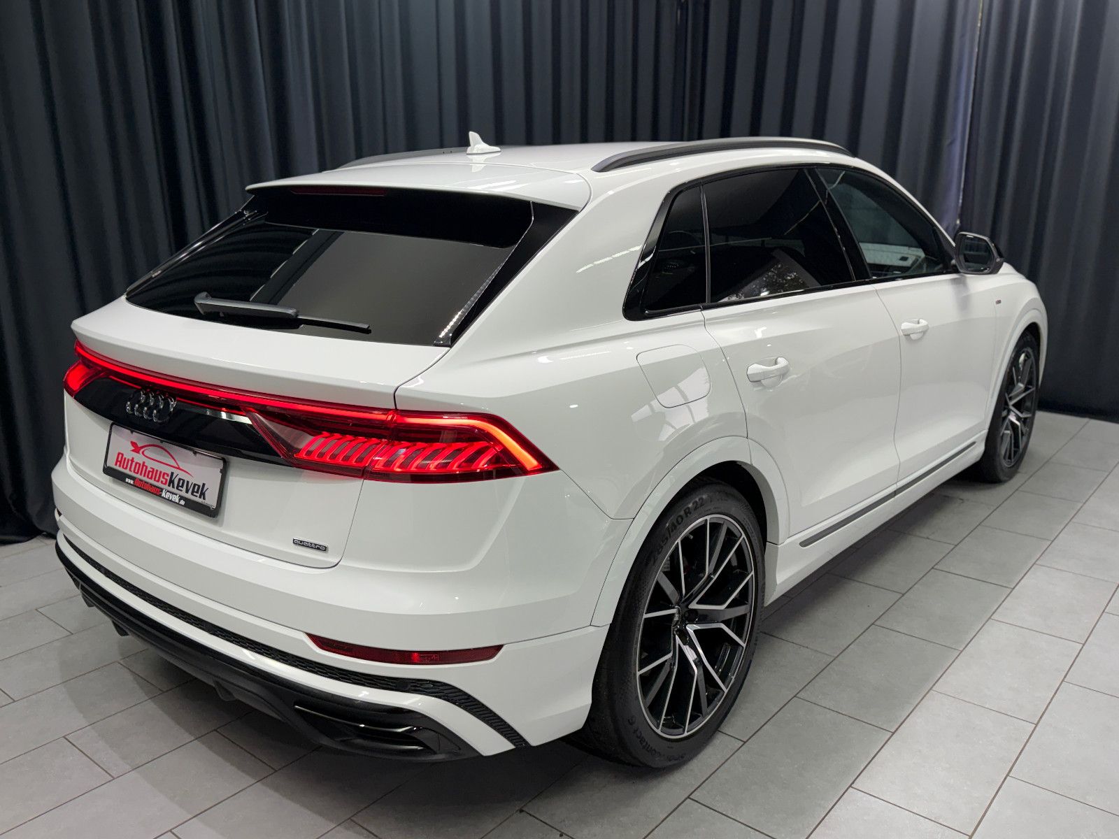 Fahrzeugabbildung Audi Q8 50 TDI quattro |MATRIX|AHK|LUFT