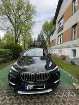 BMW X1 xDrive20i xLine Autom. Leder/Pano/HUD/Keyless - : Privatanbieter, Auto