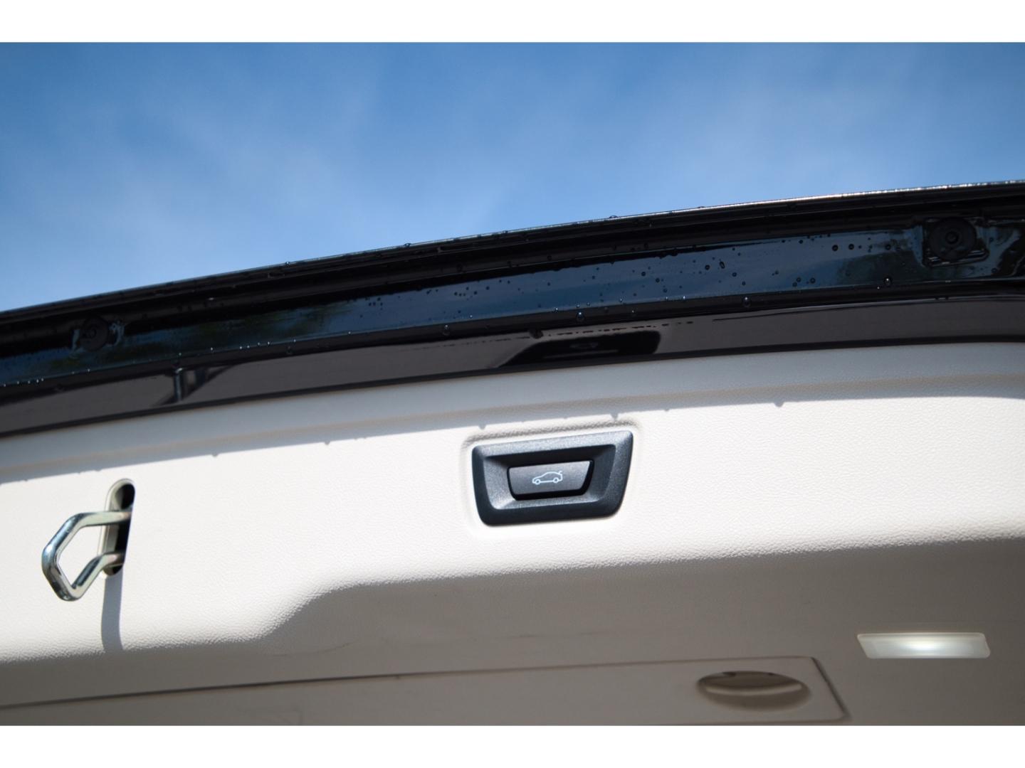 BMW 318 d Touring Navi LED SHz Apple CP BMW Live