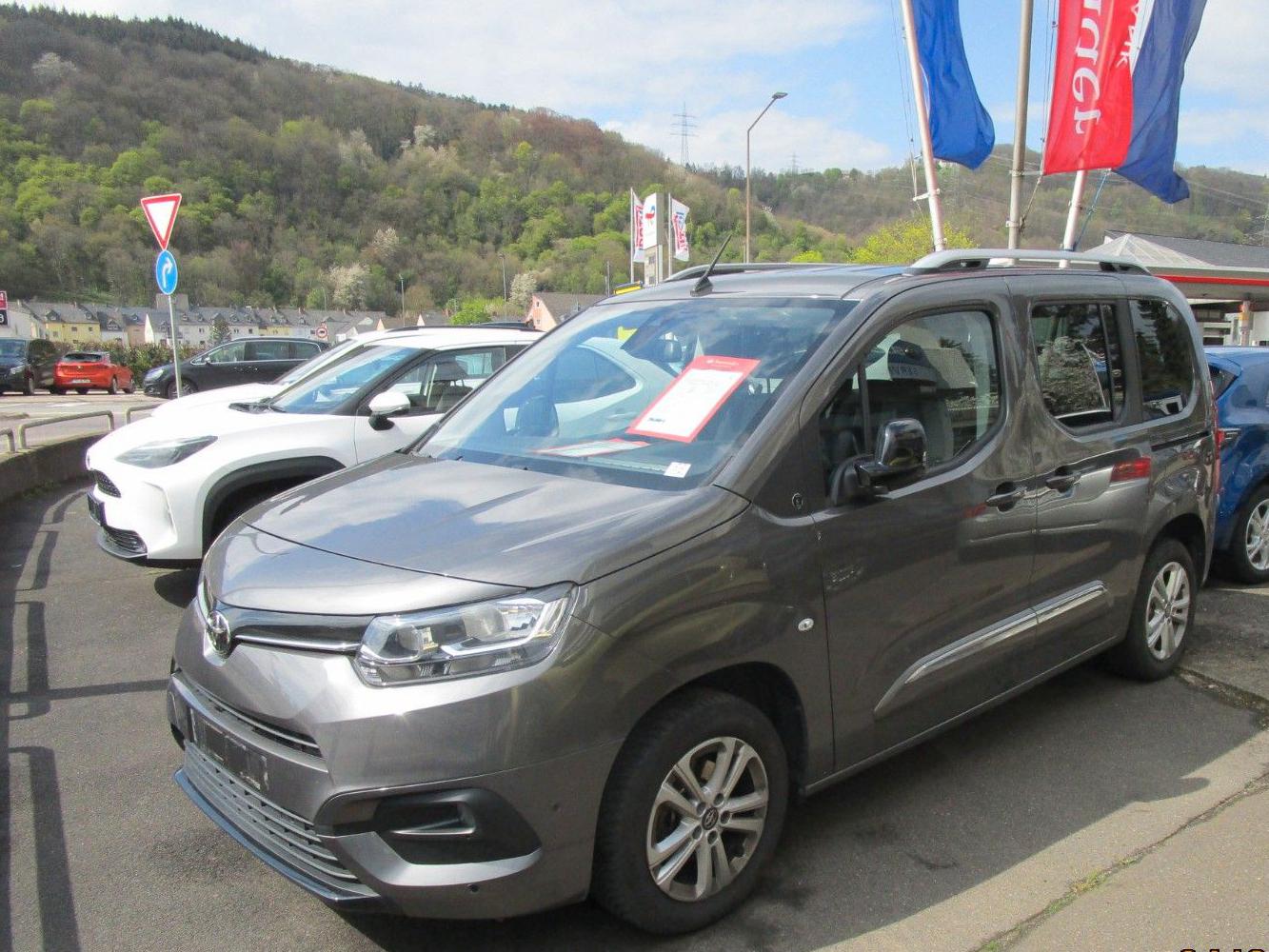 Toyota Proace City Verso 1,2 L1 Team D, Comfort, Navi