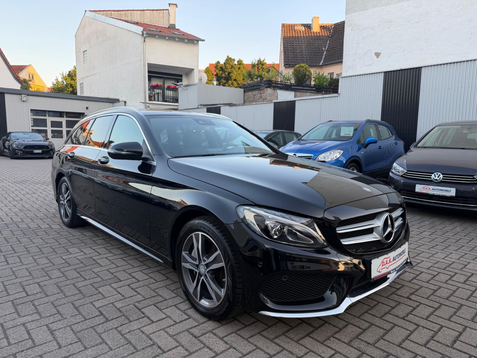 Mercedes-Benz C 180 T-Modell CGI AMG Line+PDC+Vollleder+SHZ