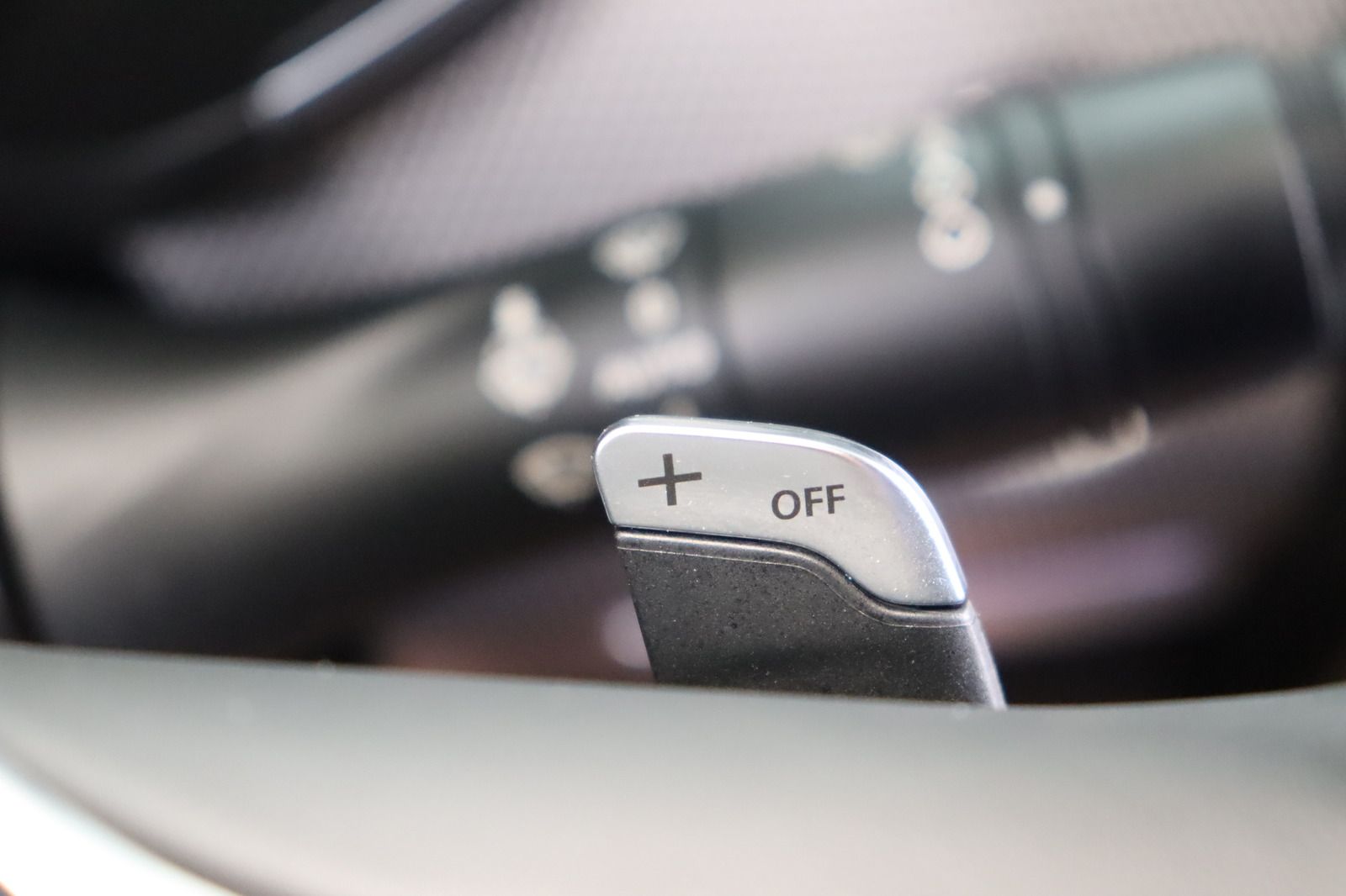 Fahrzeugabbildung Renault Arkana * LED * RFK * Lenkradhzg.