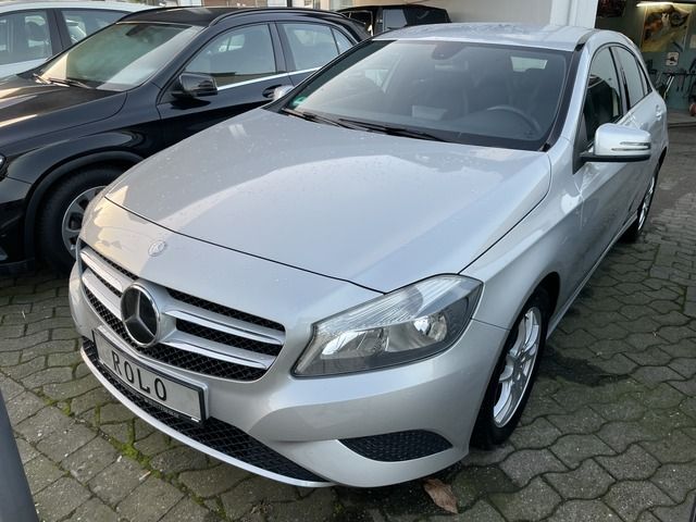 Mercedes-Benz A 180 Edition Navi Kamera Leder Klima PDC