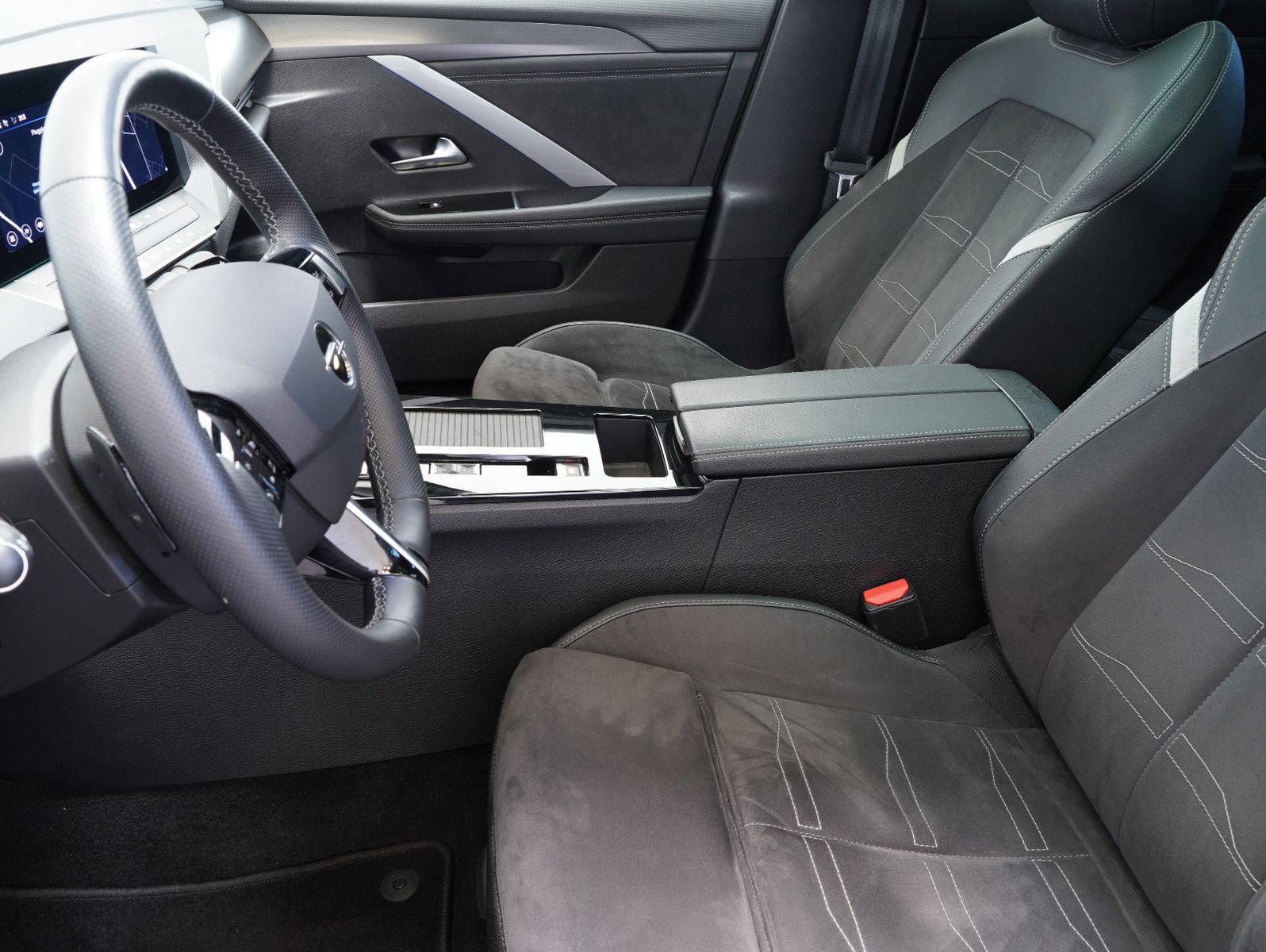 Fahrzeugabbildung Opel Astra L 1.5 D Sports Tourer GS Line PANO