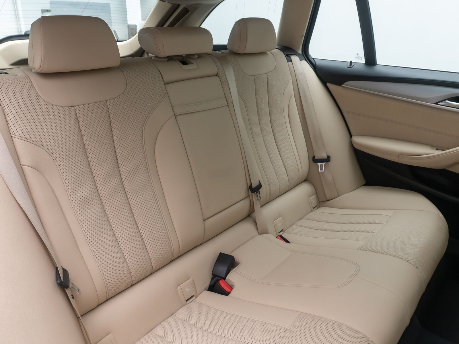 Fahrzeugabbildung BMW 520e Panorama 360°DAB H/K Leder AHK Sport 18Zoll
