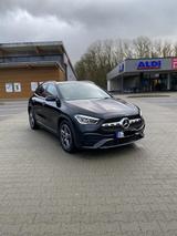 Mercedes-Benz GLA 250 AMG 4MATIC PANO / LED / CARPLAY / - Mercedes-Benz GLA 250 Gebrauchtwagen in Berlin