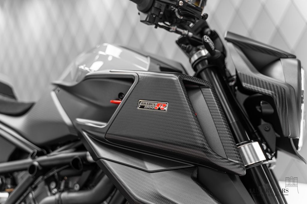 BRABUS 1300 R Edition 23 in STEALTH GRAY - Bild 9