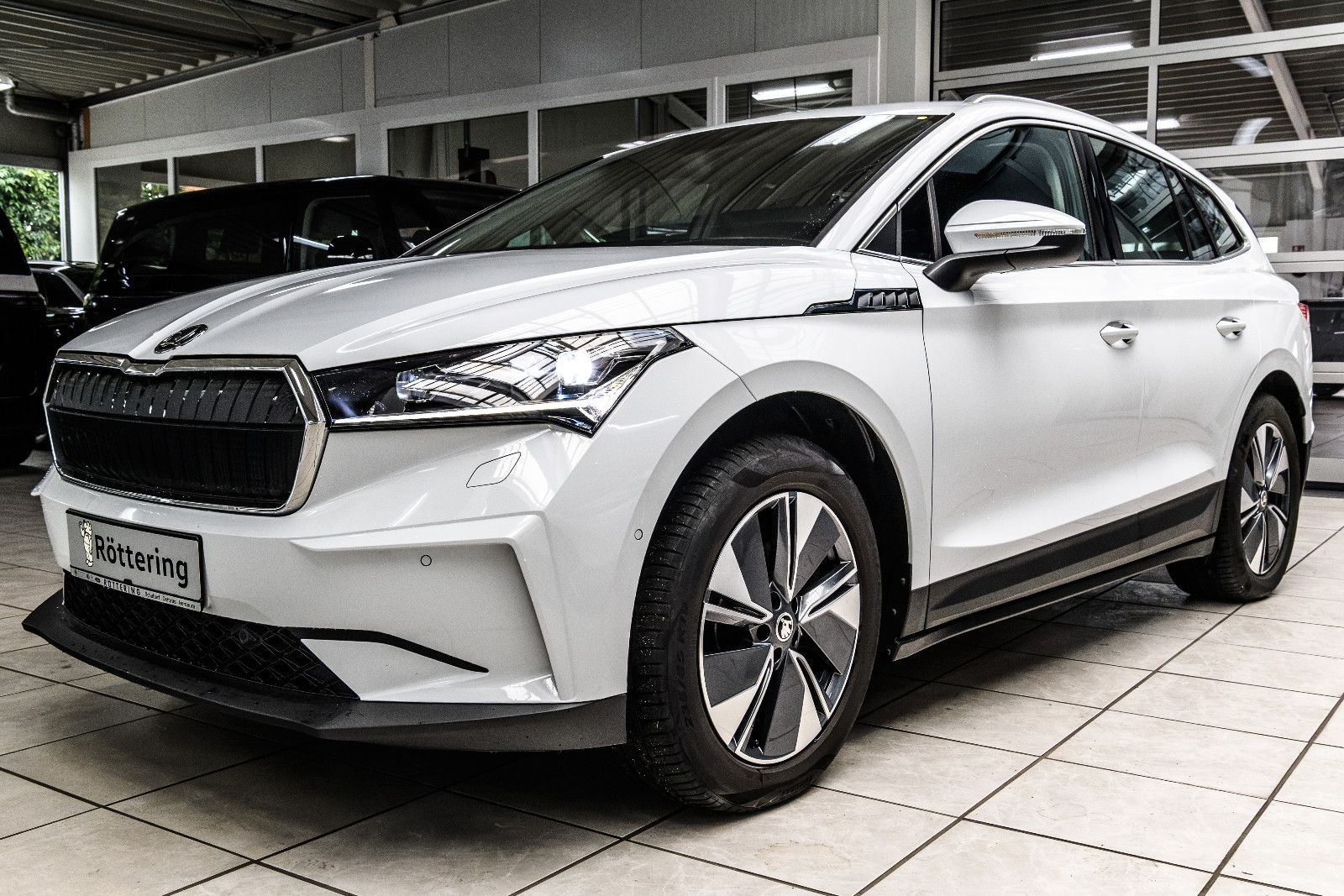 Fahrzeugabbildung SKODA Enyaq 80 +ACC +LED +CARPLAY