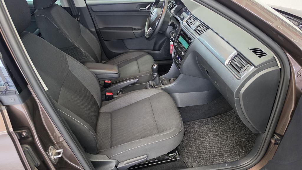 Spaceback 1.6 TDI Xenon 1.Hand SHZ PDC