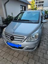 Mercedes-Benz B160 -Sport Paket,8-fach bereift,Navi *Garantie