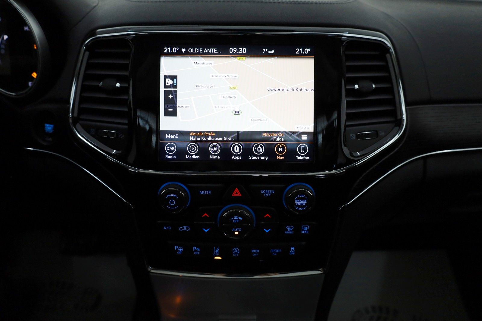 Fahrzeugabbildung Jeep Grand Cherokee 3.0CRD Summit Leder,Navi,Panorama