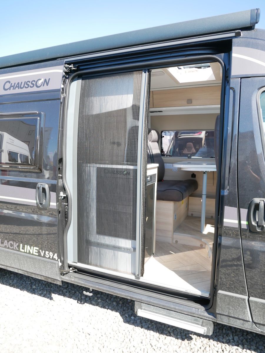 Fahrzeugabbildung Chausson Van First Line V594L Dörr Black-Edition exklusiv
