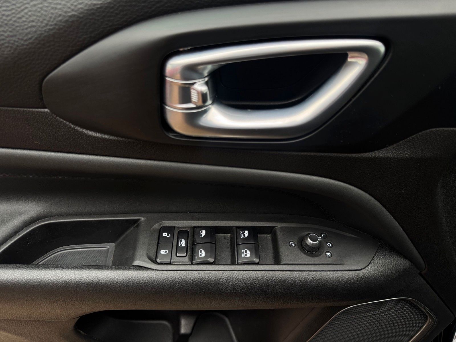 Fahrzeugabbildung Jeep COMPASS Altitude 360° Kamera Carplay Sitzheizung