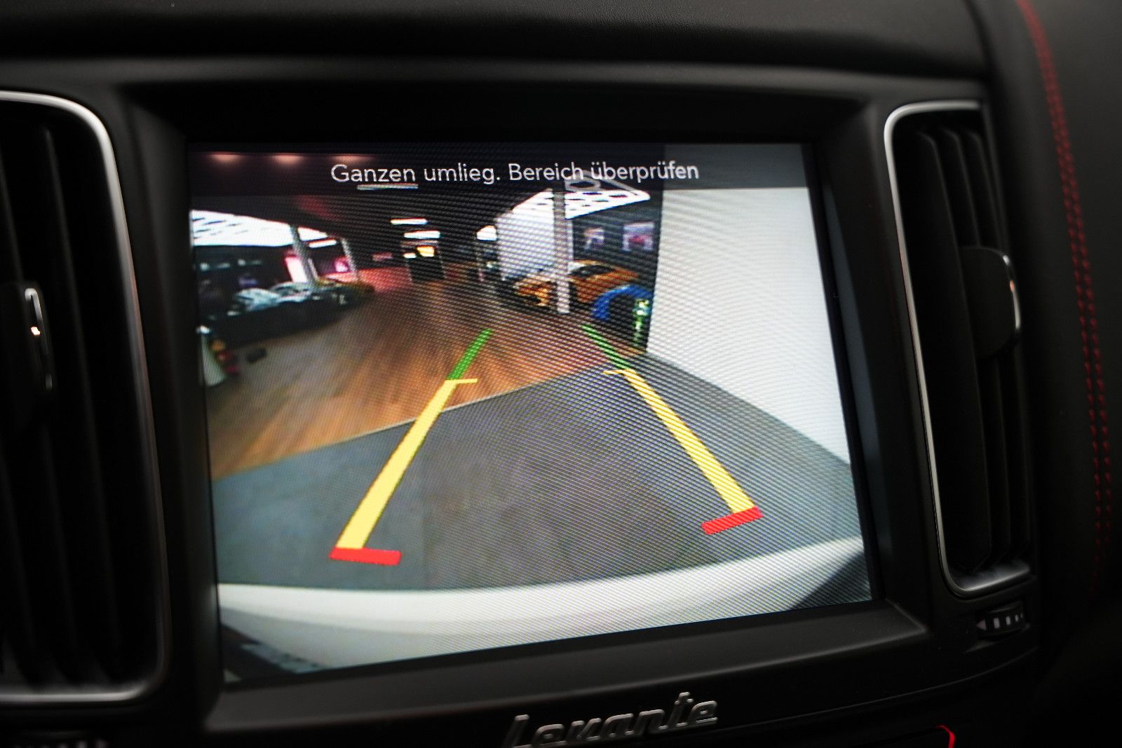 Fahrzeugabbildung Maserati Levante S/CARBON/HARMAN-KARDON/KAMERA/BRD