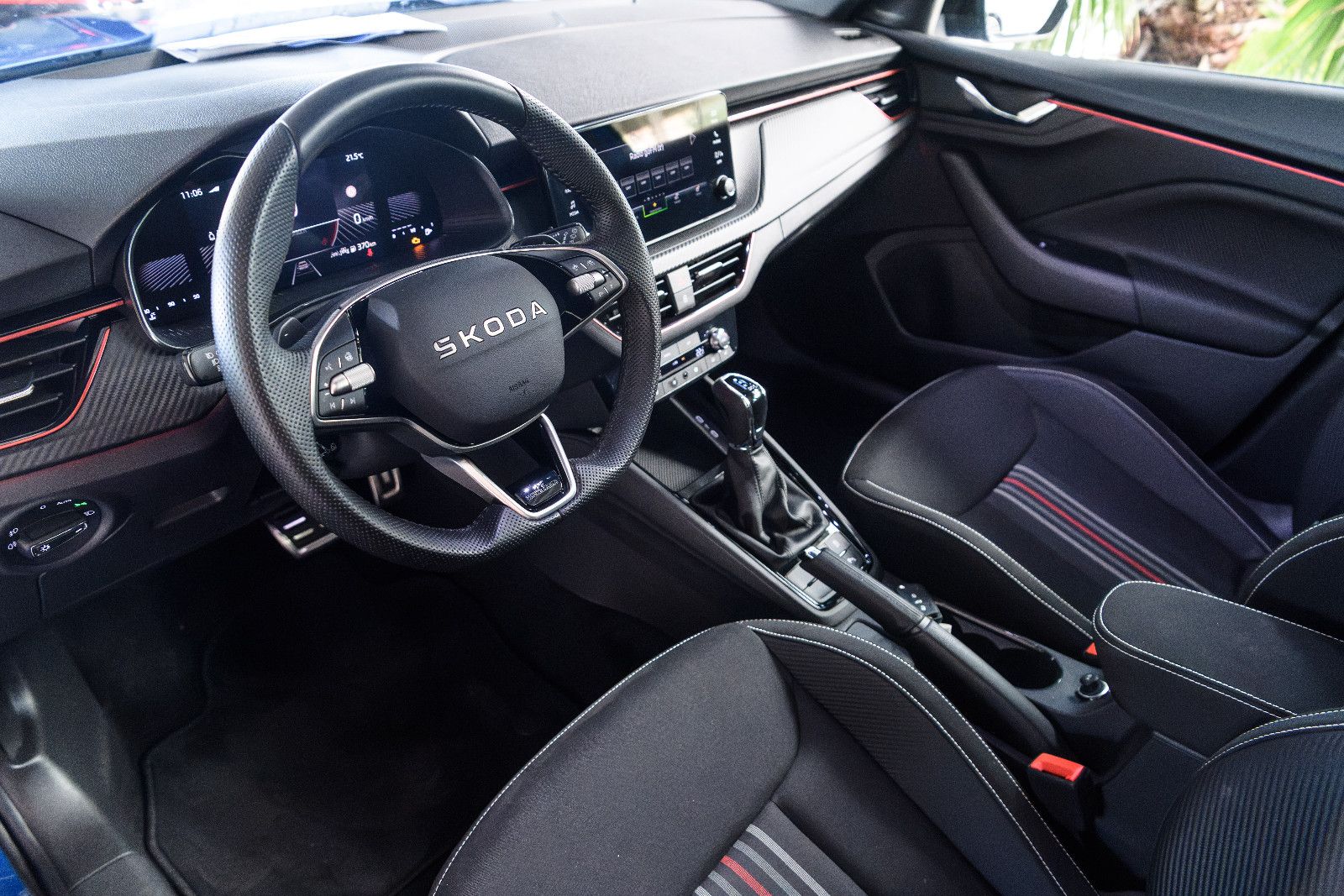 Fahrzeugabbildung SKODA Kamiq Monte Carlo + ACC + KAMERA + PANO + AHK