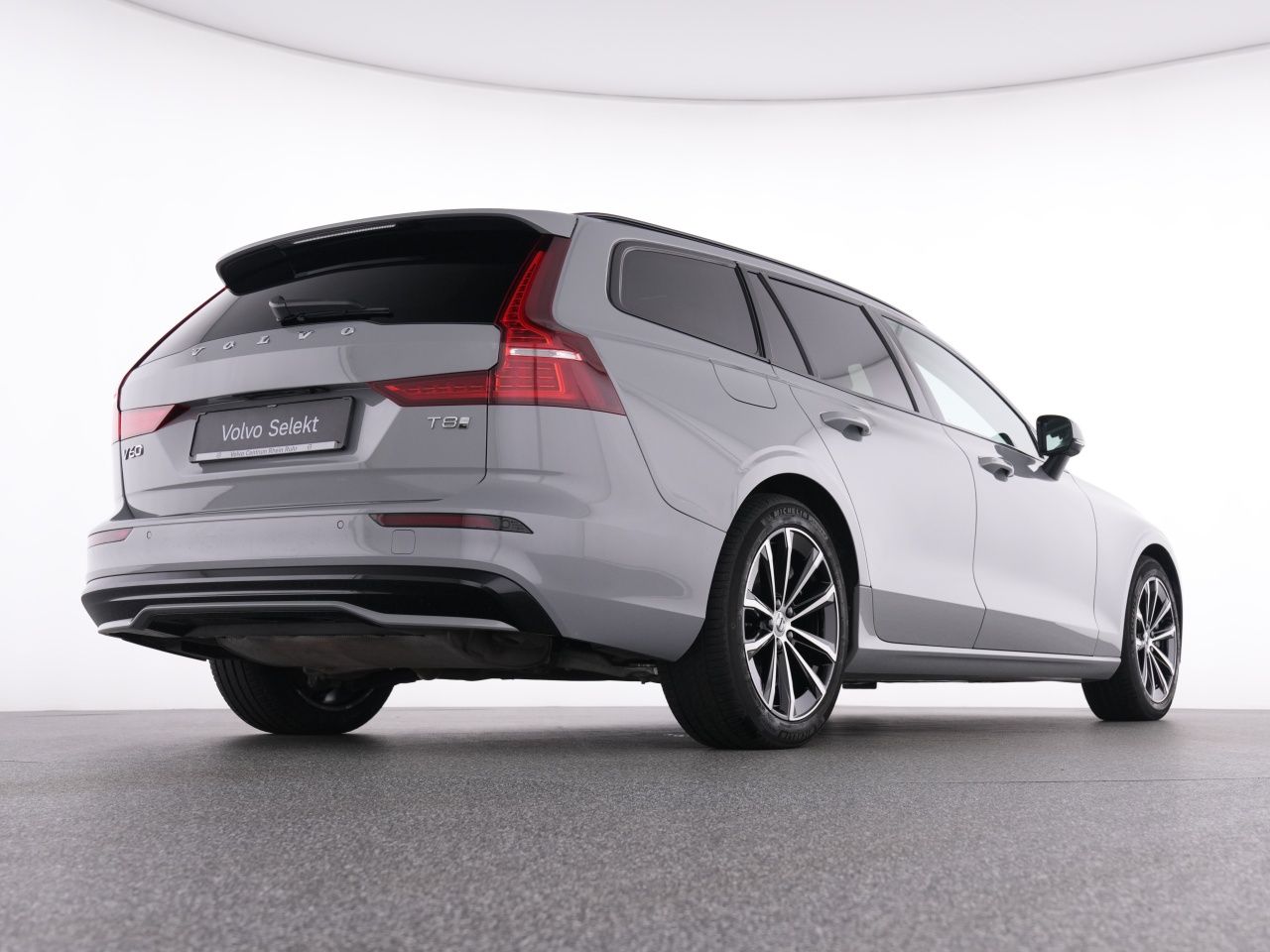 Volvo V60 T8 Recharge Plus Dark+AHK+WINTERPAK+LM18 foto 8